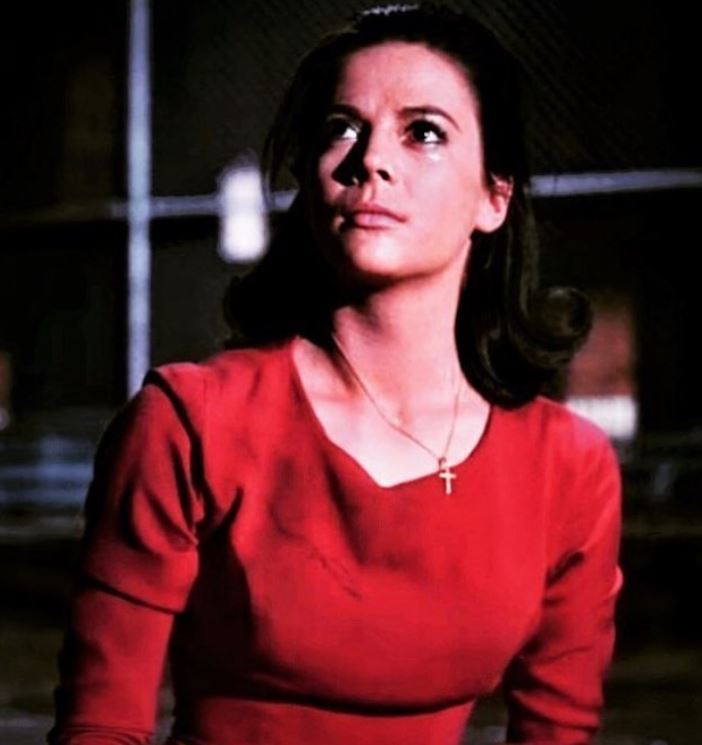 Does Natalie Wood Sing In West Side Story