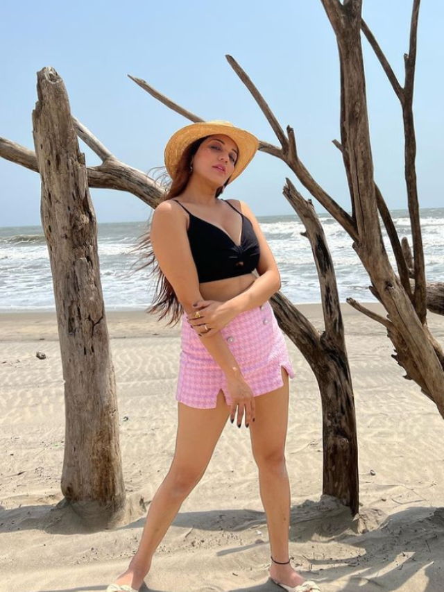 Monalisa PhotoShoot At Goa Beach