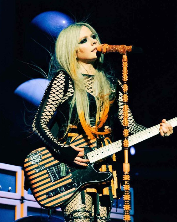 Avril Lavigne Net Worth 2023