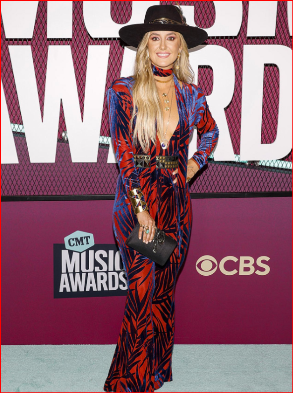 Lainey Wilson Wows the Crowd at the 2023 CMT Music Awards